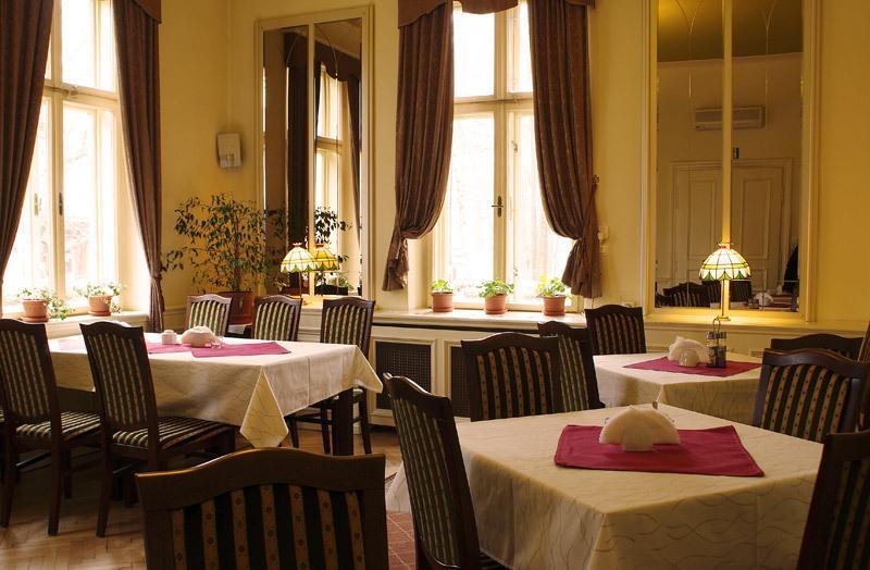Pensjonat Palacyk Bed & Breakfast Lancut Luaran gambar