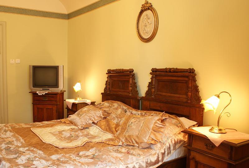 Pensjonat Palacyk Bed & Breakfast Lancut Luaran gambar
